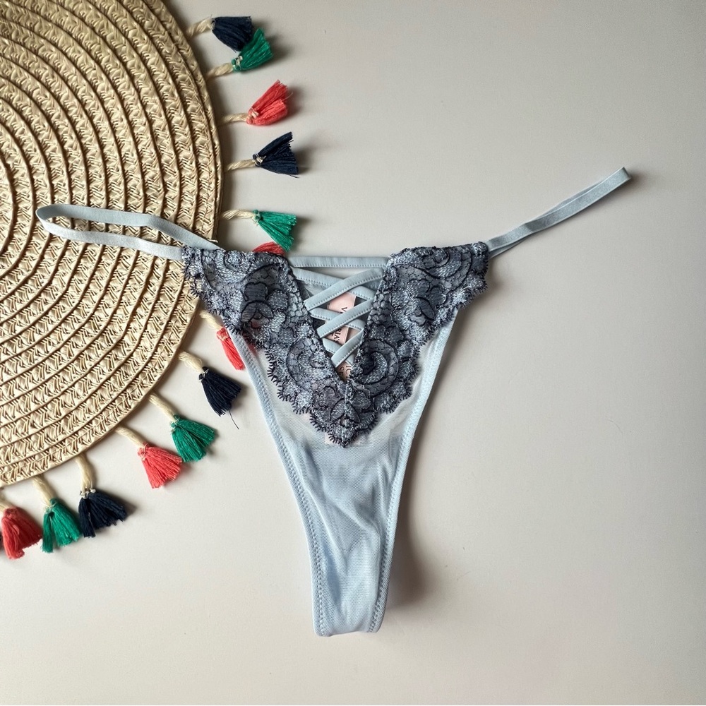 Victoria's Secret Dream Angels Boho Floral Embroidery Thong Panty Faded Denim M